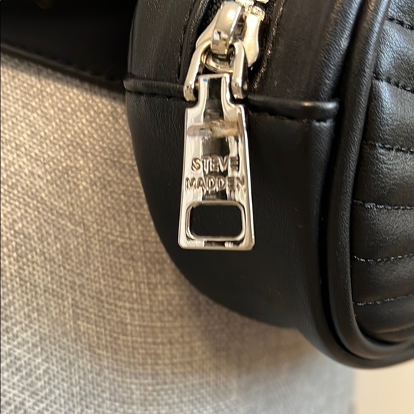 NWOT STEVE MADDEN Chevron Quilted Belt Bag Belt Women - Picture 4 of 10